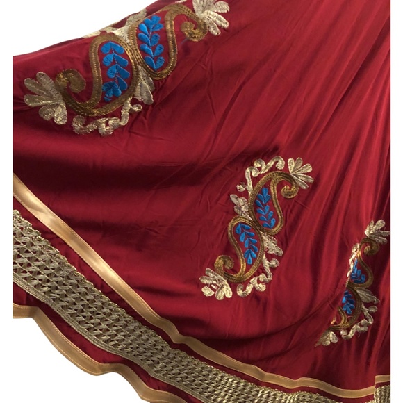 Beautiful red kurta with embroidery - Picture 5 of 7